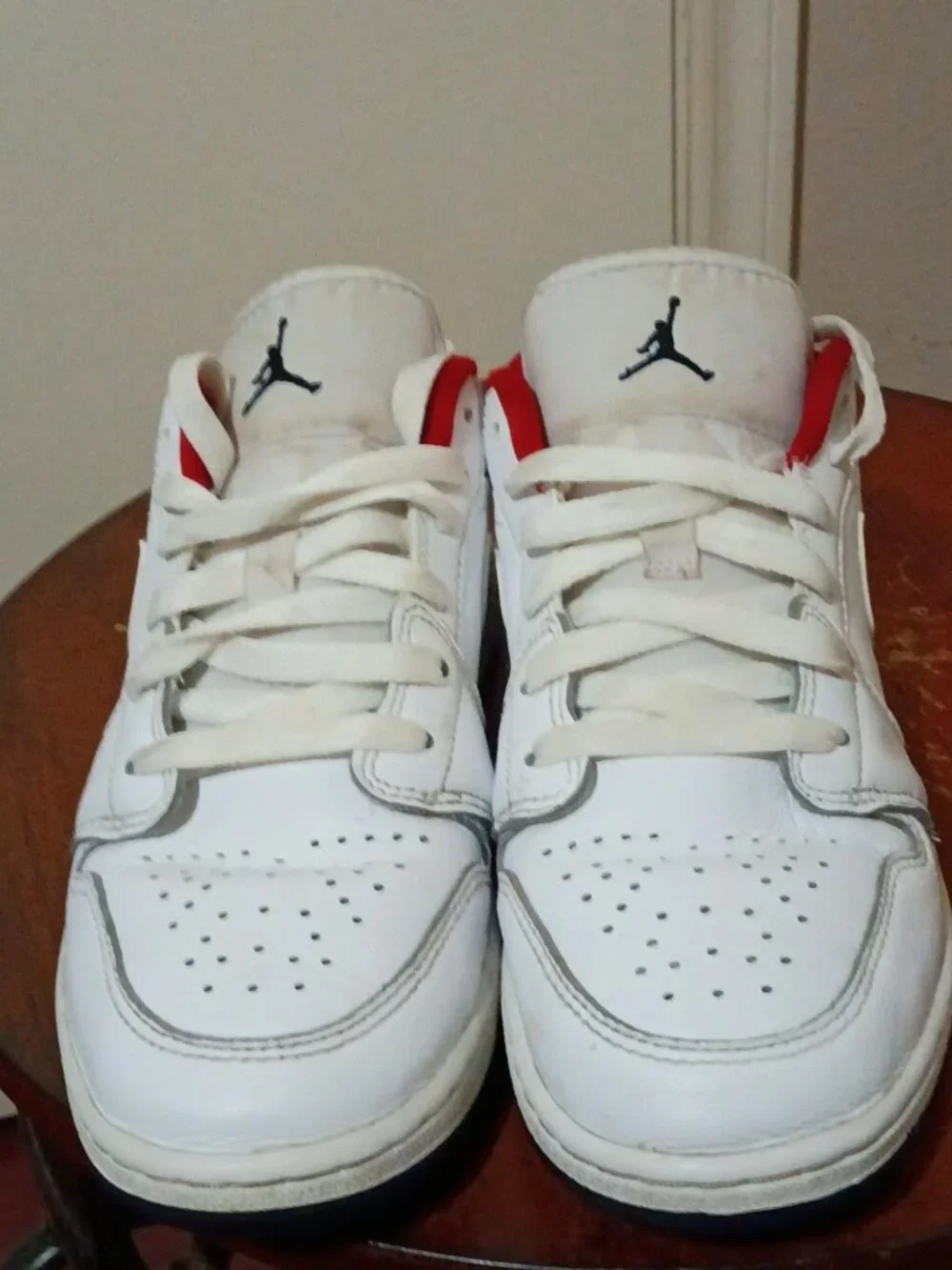 Excellent Condition Jordan 1 Low White Gym Red - 553560-164 Size 5.5Y Youth Kids